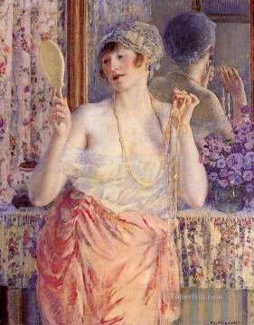 フレデリック・カール・フリーセケ Painting - 鏡の前の女 印象派の女性 フレデリック・カール・フリーセケ
